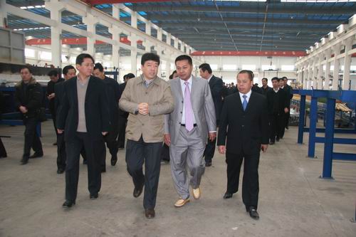 江苏副省长等向导到我分公司视察事情-伟昌铝材